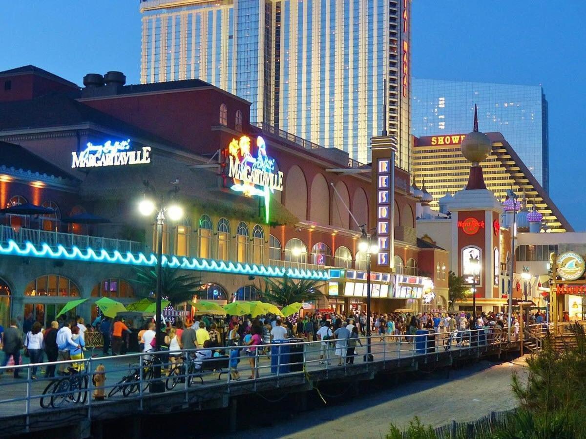 Huge Beachfront Condo Cozysuites At Showboat Atlantic City Eksteriør billede